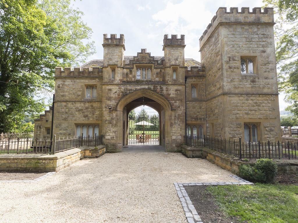 Castle Gatehouse Villa Winchcombe Exterior photo