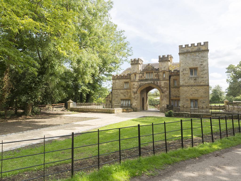 Castle Gatehouse Villa Winchcombe Exterior photo