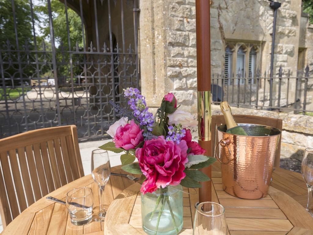 Castle Gatehouse Villa Winchcombe Exterior photo